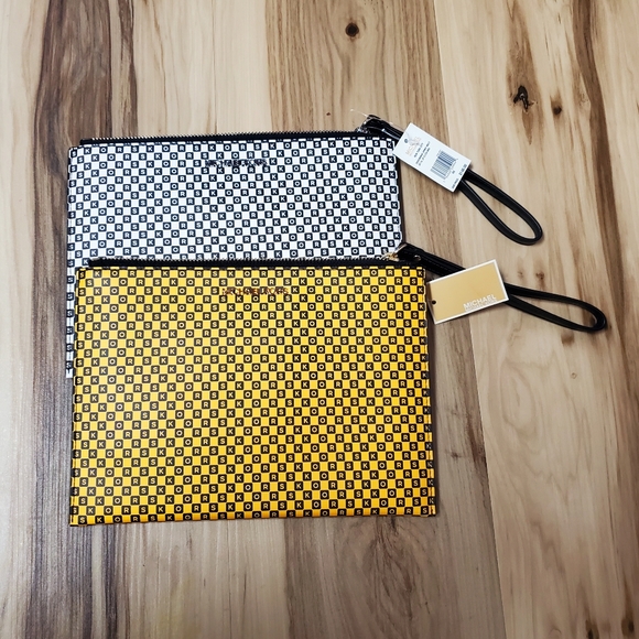 4 Piece Set Michael Kors Wristlet's - Picture 15 of 16